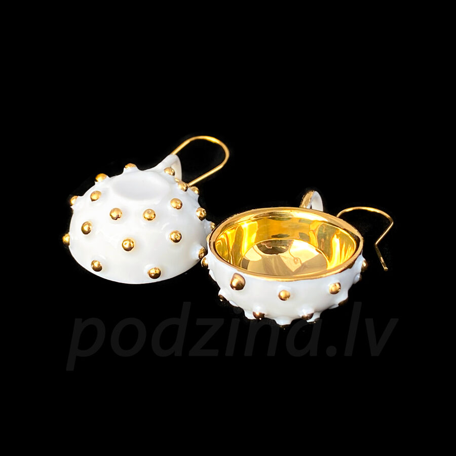 Cup earrings with golden inside and studs
