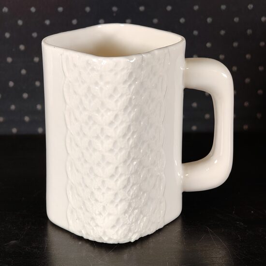 Mežģīņu kvadrātkrūze 400ml