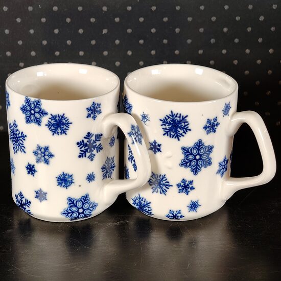 300ml krūzes ar zilām kobalta sniegpārsliņām 2gab