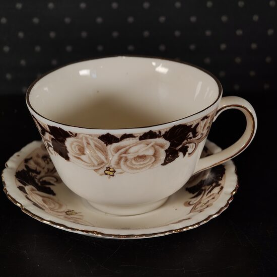 Tasīte ar brūnām rozēm 180 ml