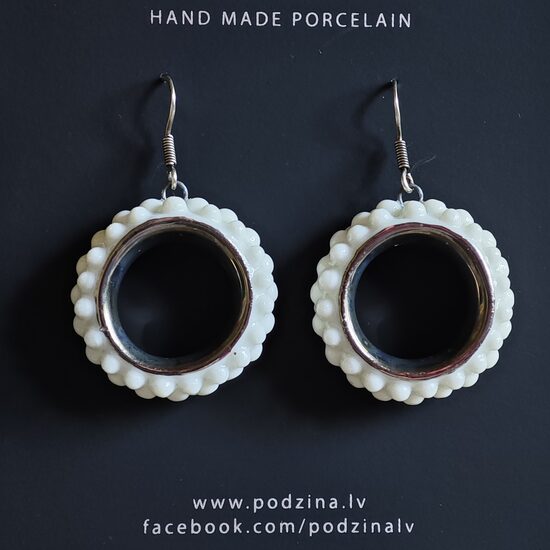 Auskari ar platīna iekšpusi