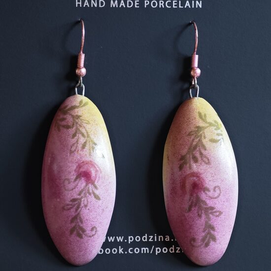 Rozā apgleznoti auskari 