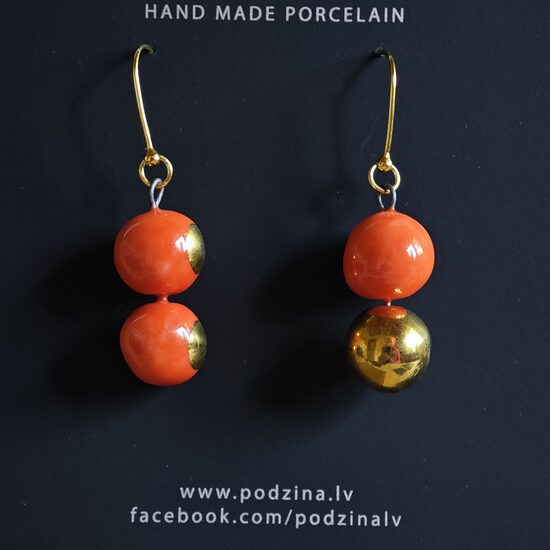 Auskari sarkani dubultbumbuļi