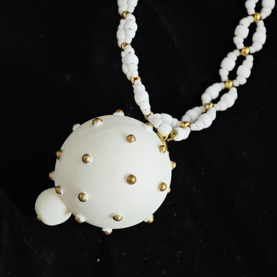 Kaklarota matēta porcelāna bomba