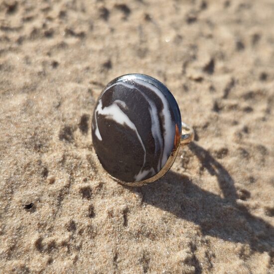 Marmora gredzens ar platīna maliņu