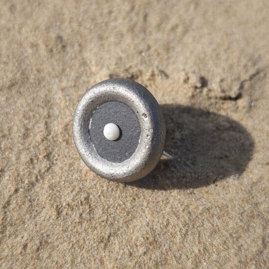 Melnā porcelāna gredzens ar platīnu 4