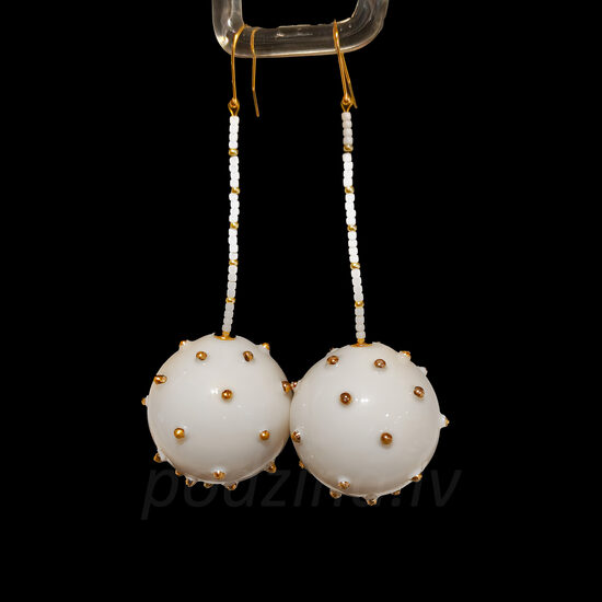 Auskari ar bumbuļiem